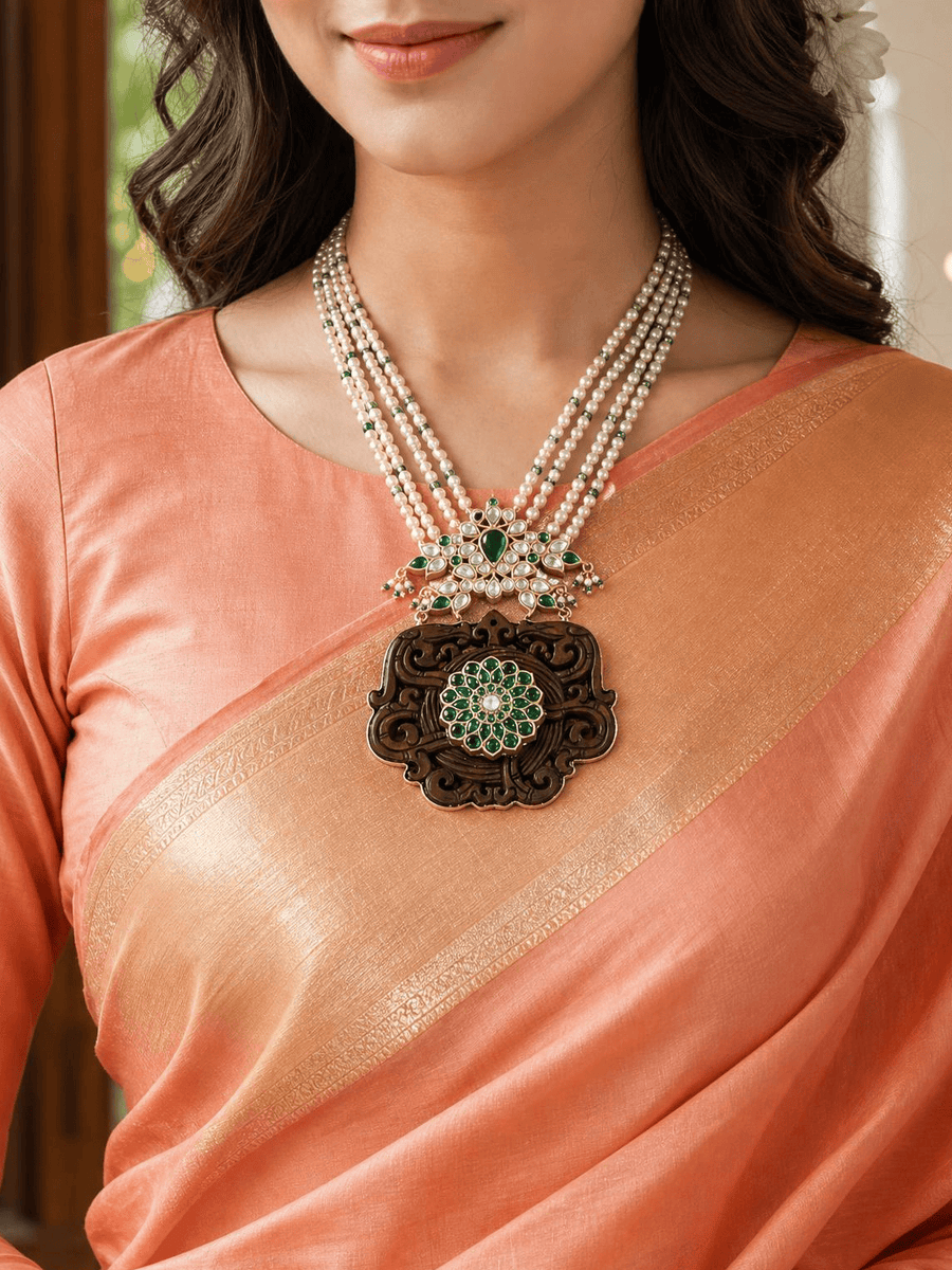 Neika Necklace Set