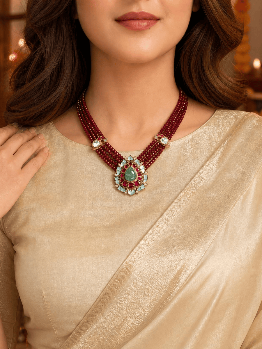 Ilaara Necklace Set
