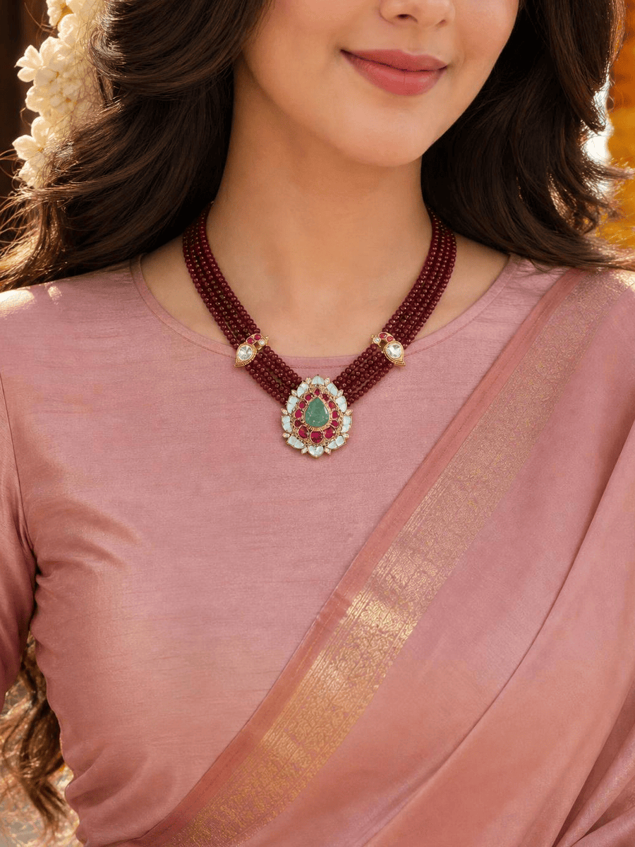 Ilaara Necklace Set
