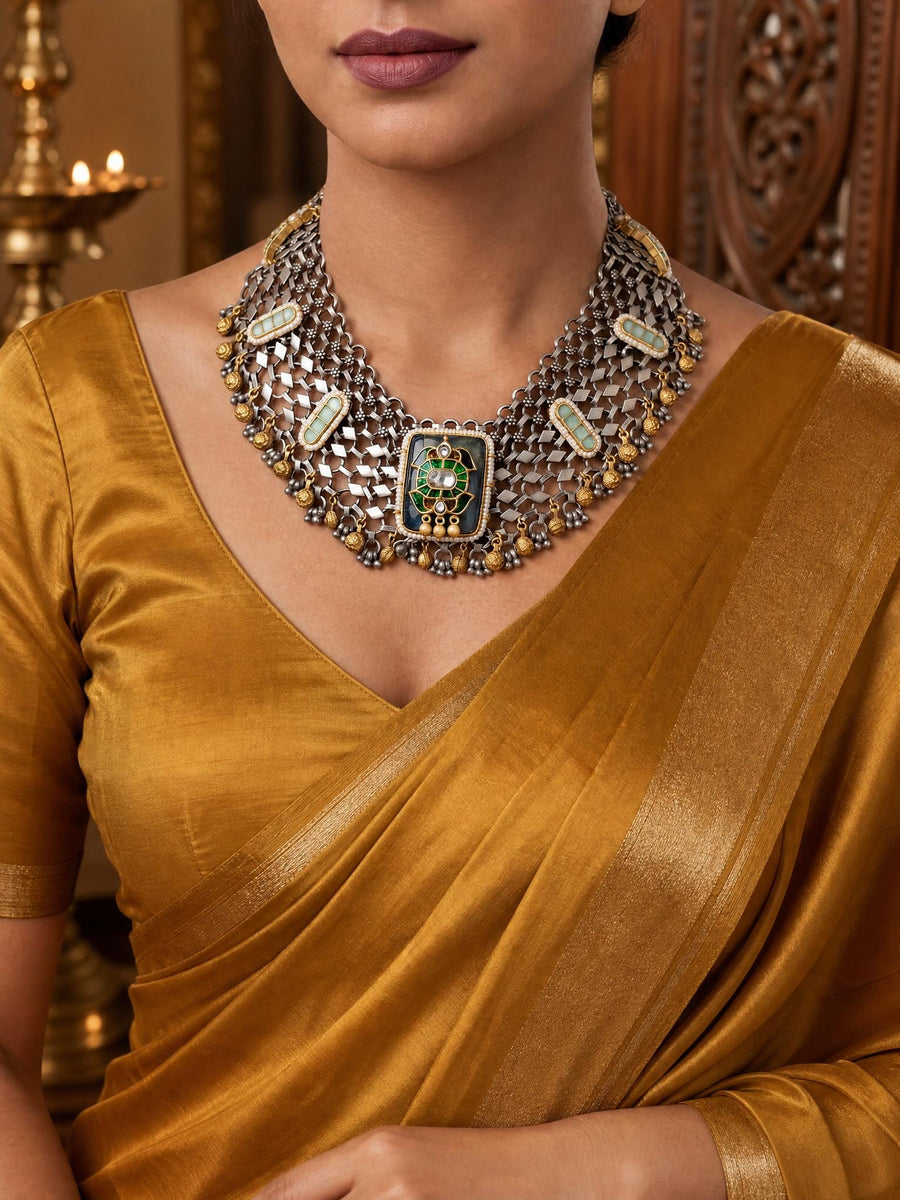 Arelvia Oxidised Necklace