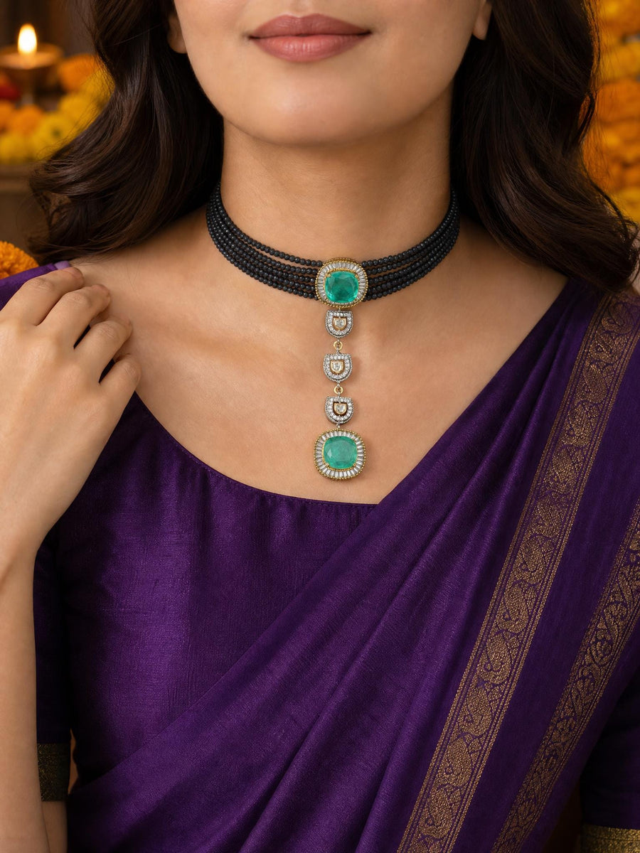 Vivya Necklace Set