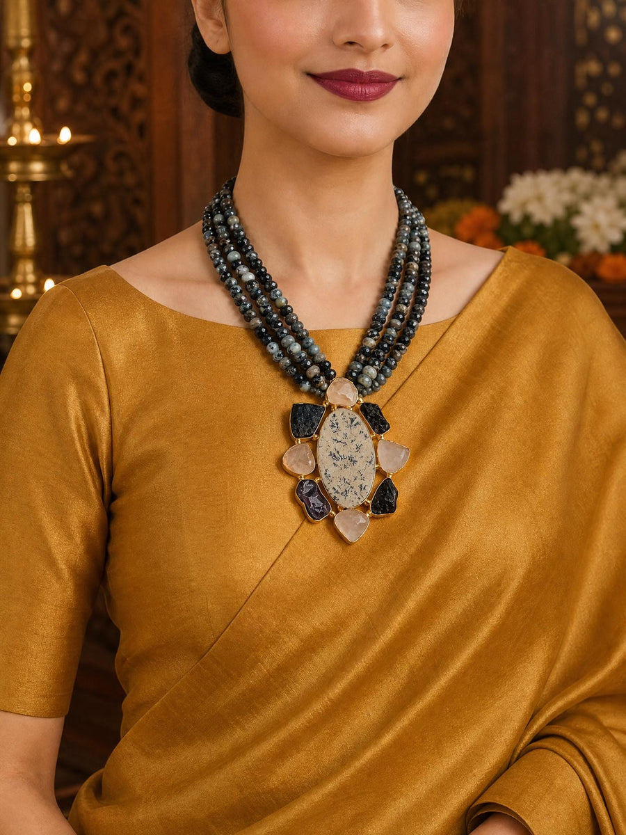 Cavirel Necklace