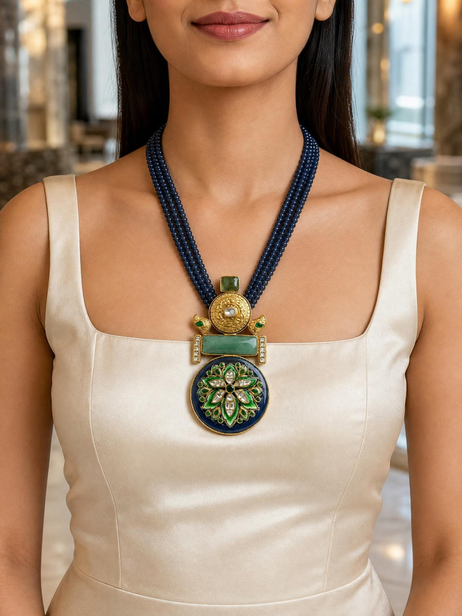 Elvaira Necklace Set