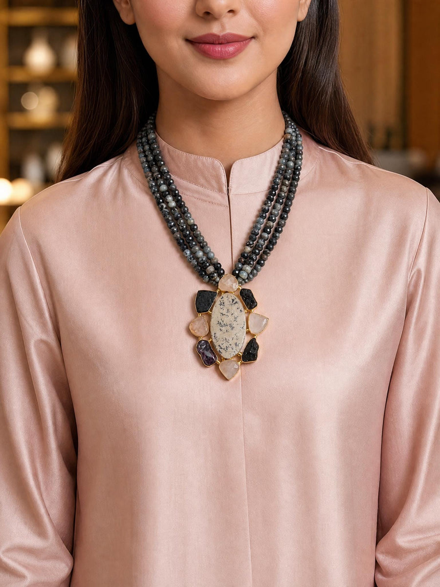 Cavirel Necklace
