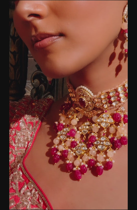 Load and play video in Gallery viewer, Red Polki Bridal Choker Set
