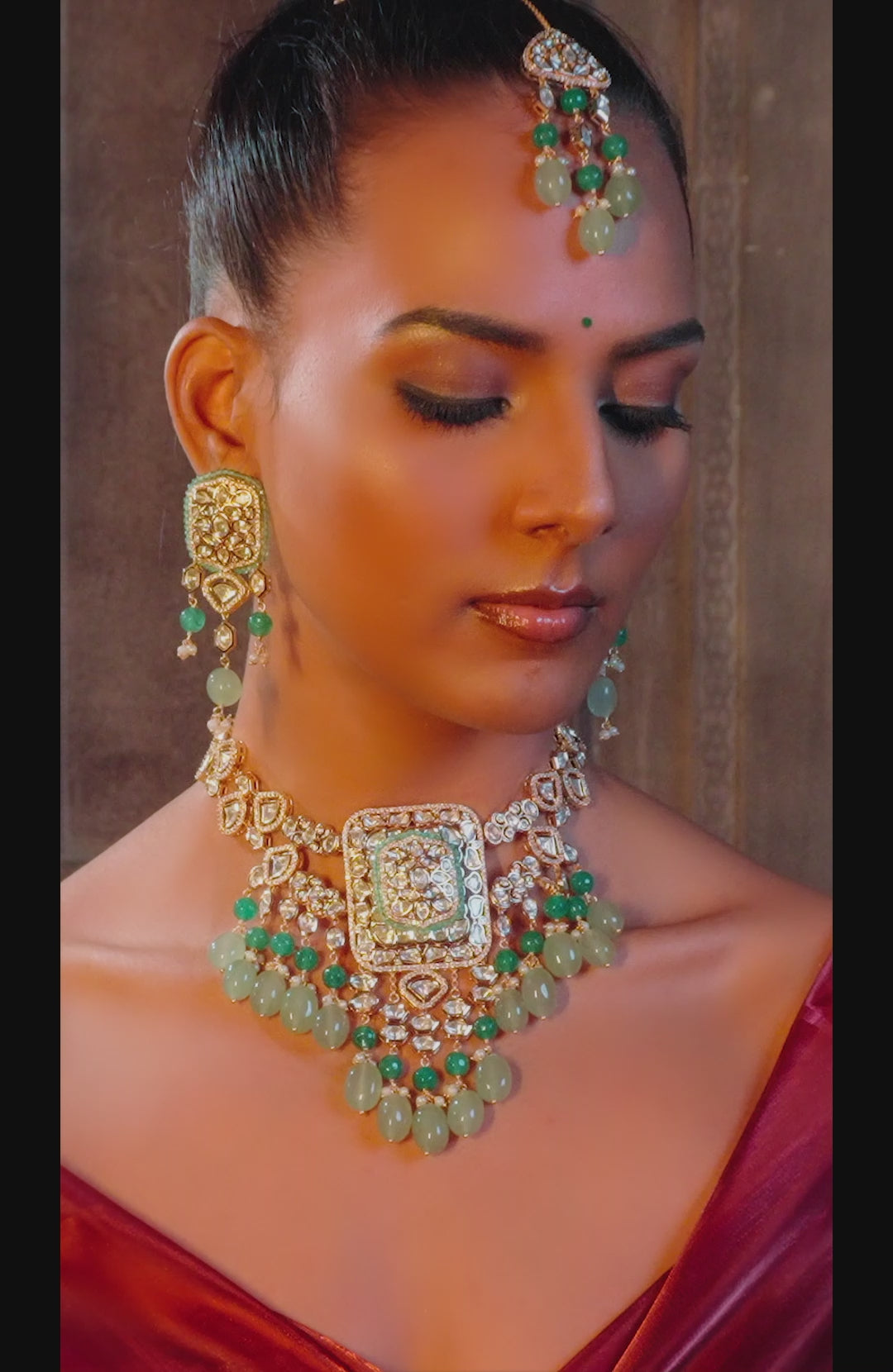Load and play video in Gallery viewer, Polki &amp;amp; Green Jade Tumbles Bridal Necklace Set
