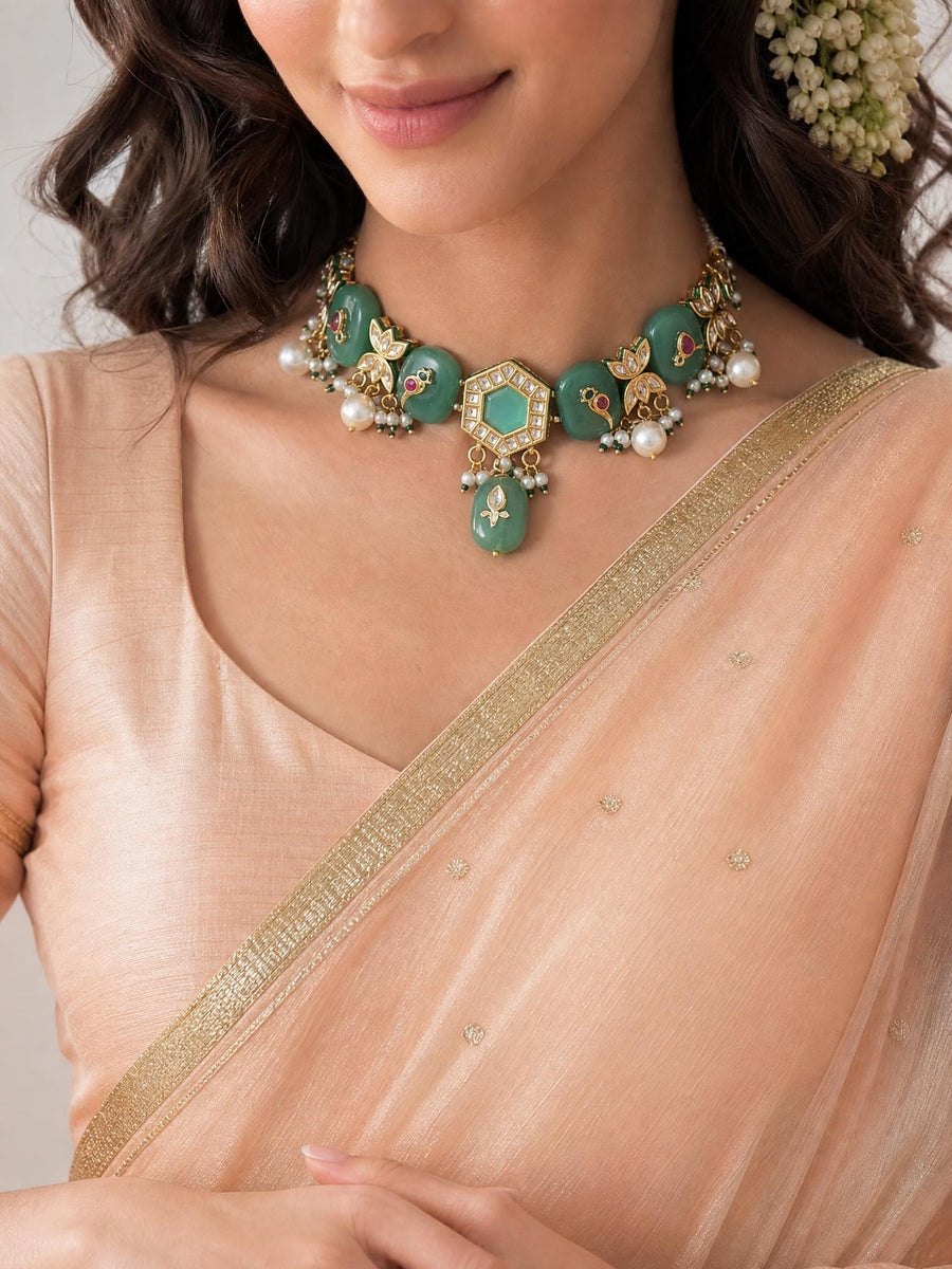 Pravya Necklace Set