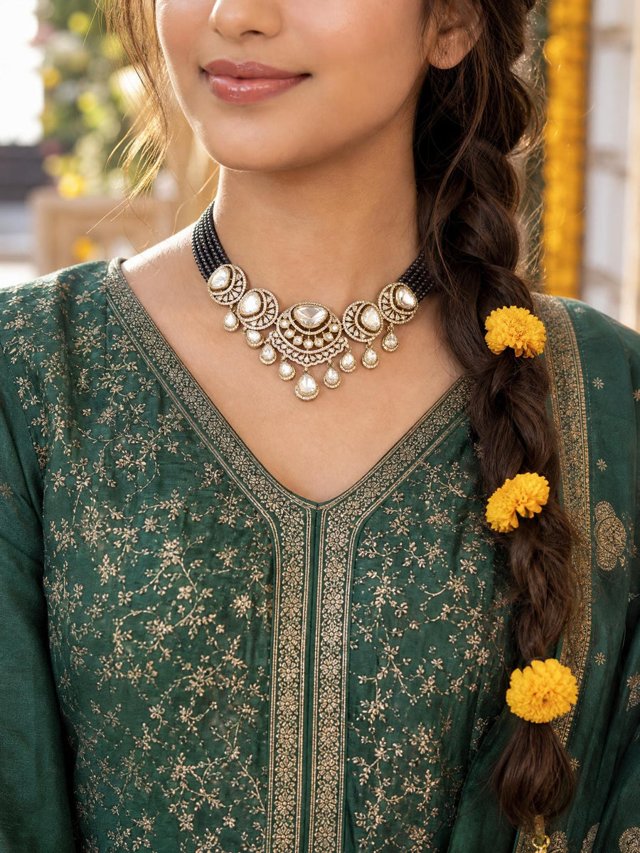 Kivya Short necklace set