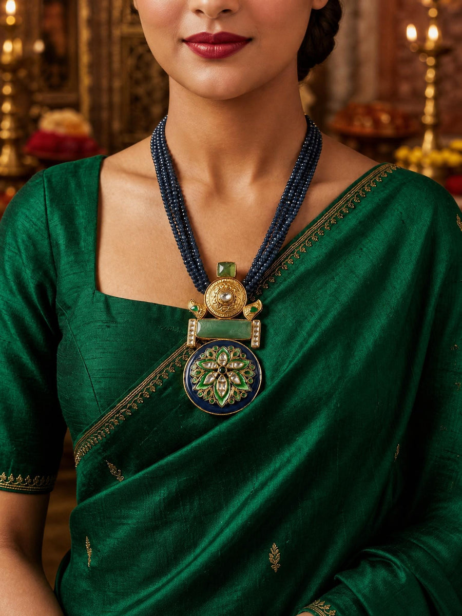Elvaira Necklace Set