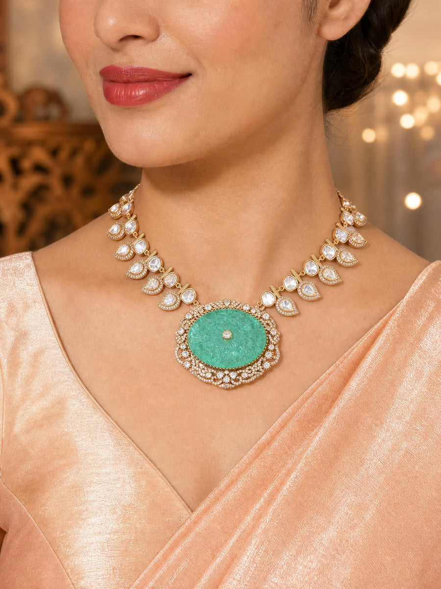 Laisha Necklace Set